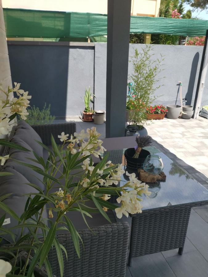 Apartmani Sarm Vir Eksteriør billede