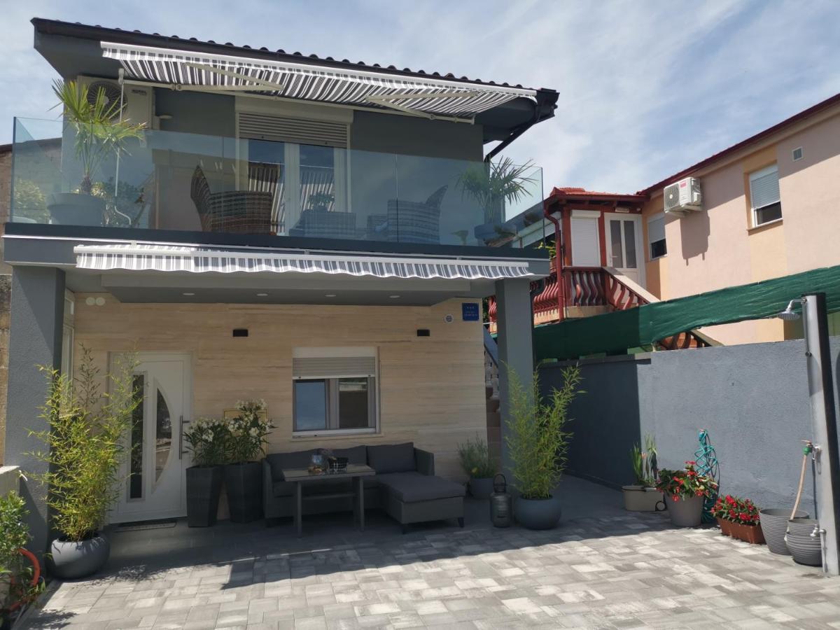 Apartmani Sarm Vir Eksteriør billede